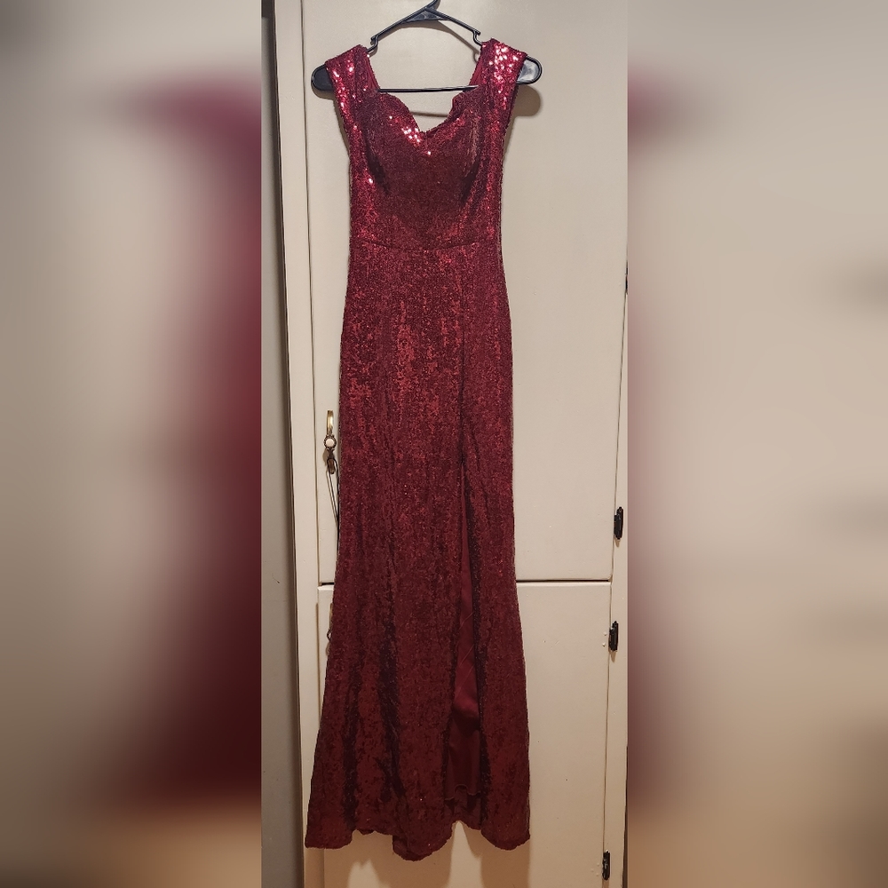 B.Smart formal red sequin 3/4